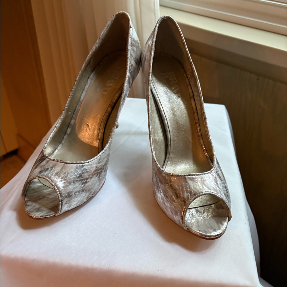 Bravo browns high heel peep toe pump size 6 1/2